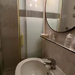 卡米拉别墅酒店 3* 瓦拉泽