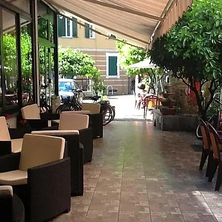 Camilla 3* فاراتسي